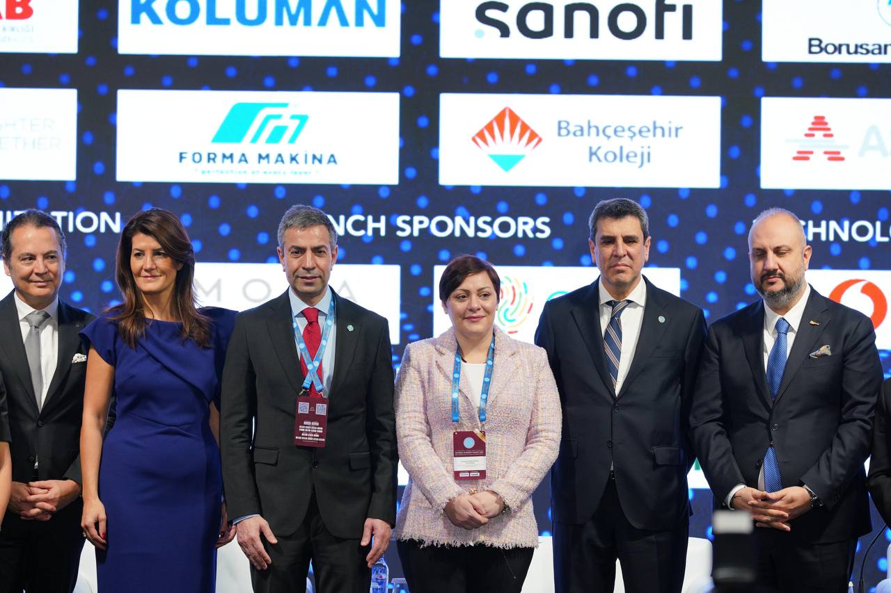 Димитриеска-Кочоска: Глобалните промени не се закана, туку можност за развој