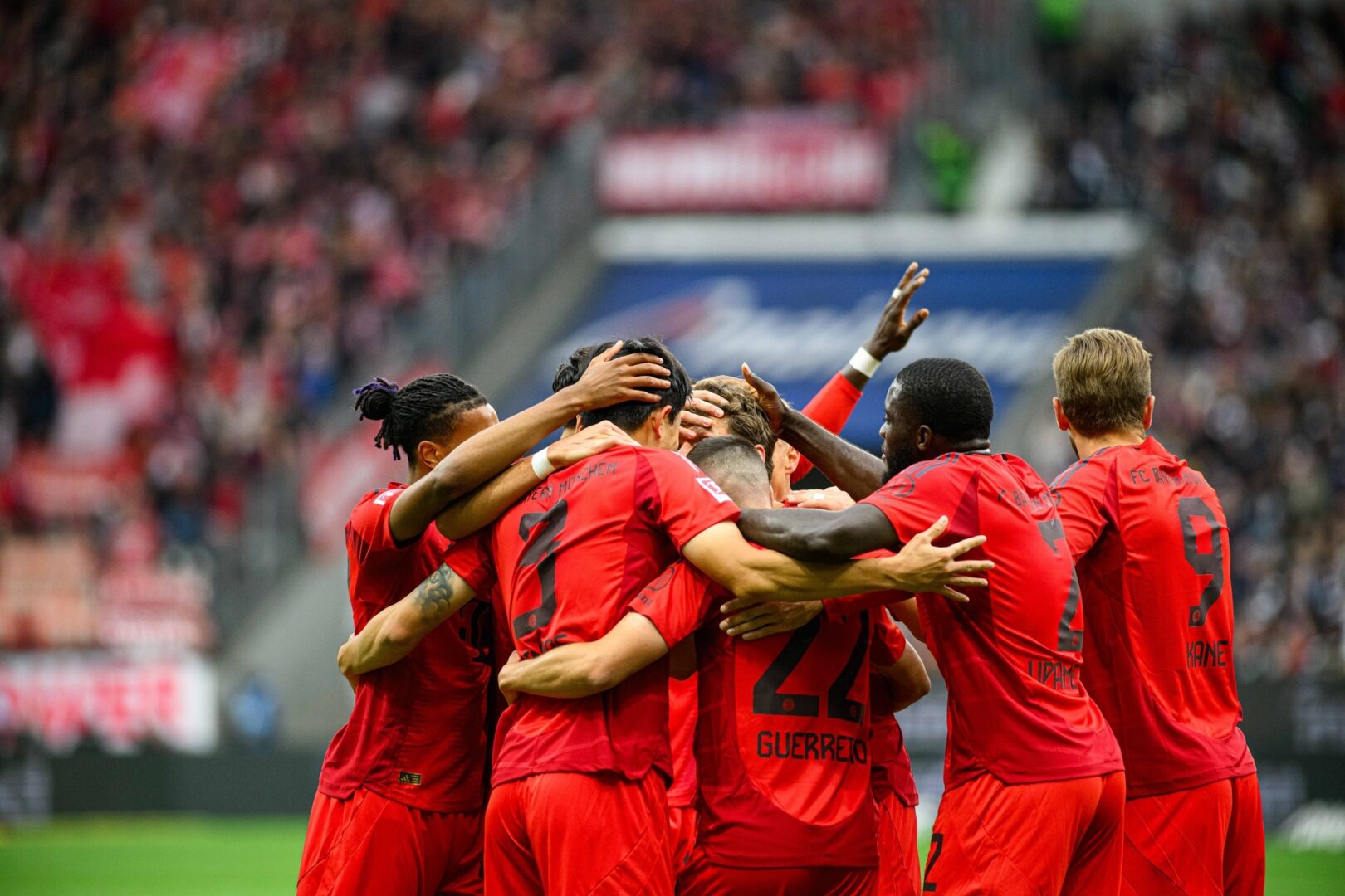 (Видео) Вундеркиндот на Баерн спречи сензација во Минхен