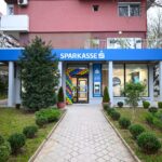 Отворени реновираните експозитури на Шпаркасе банка во Капиштец и во Чаир
