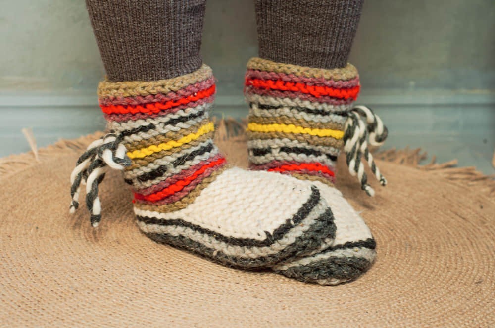 Ако нозете ви се камен ладни често, не барајте спас во волнени чорапи туку во оваа намирница од кујната