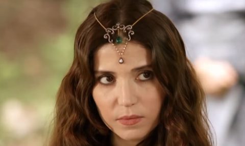 Беше успешна во манекенството, течно зборува пет јазици: Каде е денес Хатиџе султан од серијата „Сулејман Величествениот“?