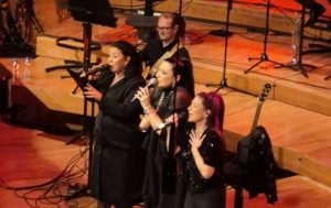 (ВИДЕО+ФОТО) КАЛИОПИ со песна ни ја испрати оваа и со неверојатна енергија ни ја навести наредната 2026 година – Концерт кој сите долго ќе го памтат и на кој ќе се навраќаат…