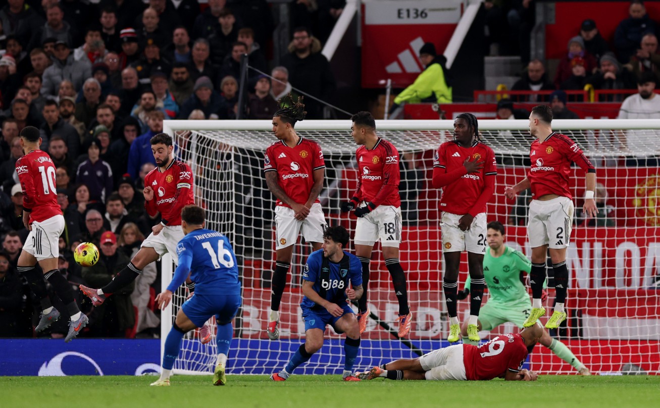 Лудница каква што немало одамна: Јунајтед и Бормут го одиграа натпреварот сезоната! (ВИДЕО)