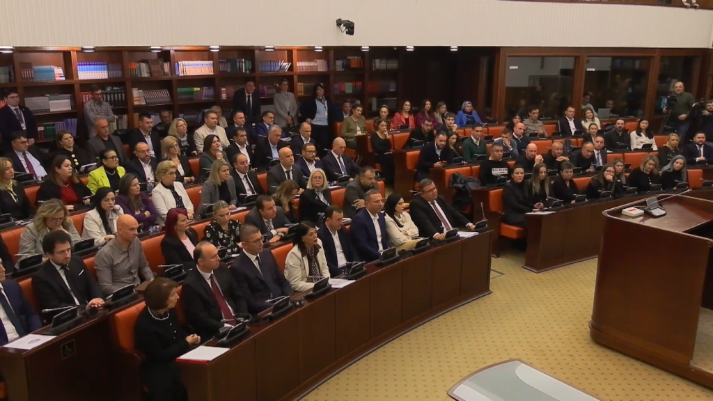 (ВО ЖИВО) Државниот врв на Постојаната анкетна комисија во Собранието – ќе се расправа за трагедијата во Кочани