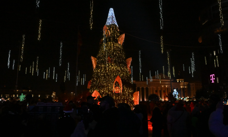 Тамара, Каролина, Миле Кузмановски, Дина Јашари, Куку Леле… ќе пеат на плоштадот за дочек на Новата 2026 година