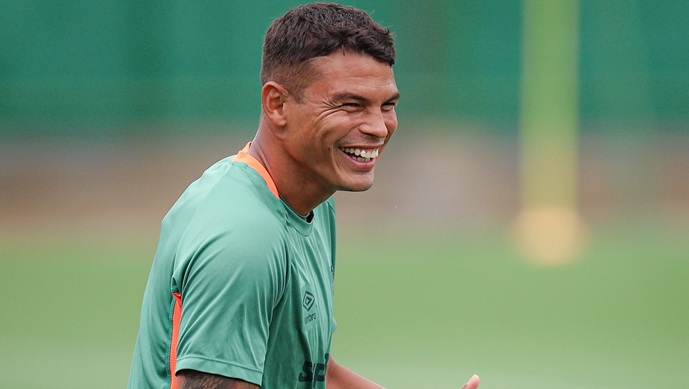 Тијаго Силва и со 41 година привлекува голем интерес, четири клубови од Премиерлигата го меркаат