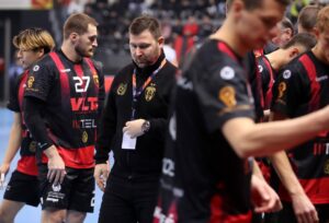 Српско крило пред потпис со РК Вардар