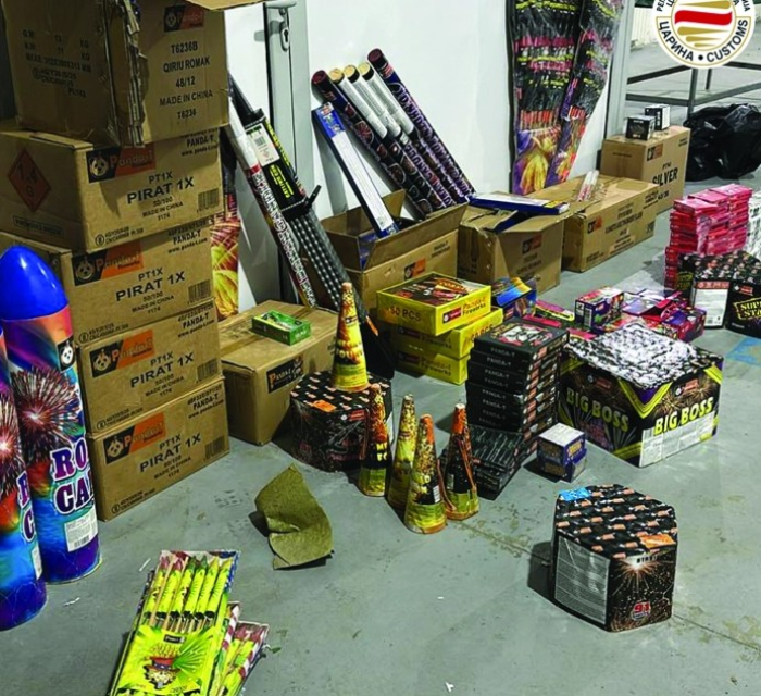 Запленети над 40 илјади парчиња петарди и огномети во акција на мобилен царински тим