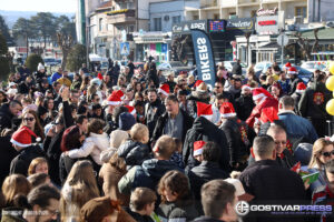 Моторџиите приредија предновогодишна забава во Гостивар, поделени над 800 пакетчиња