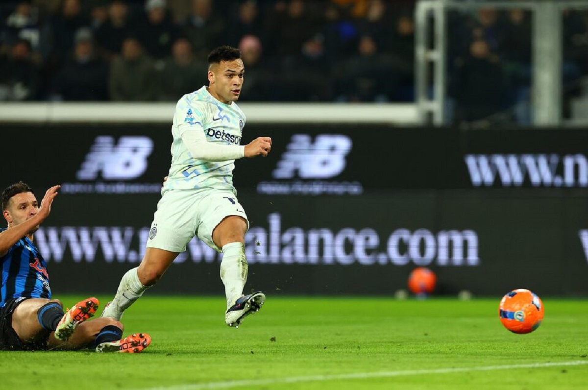 Интер се врати на врвот во Серија А