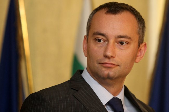 Бугаринот Николај Младенов ќе ги предводи новите власти во Газа?