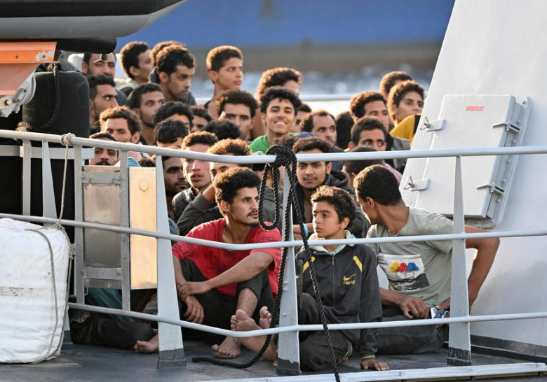 Брисел олеснува депортации на мигранти во центри надвор од ЕУ