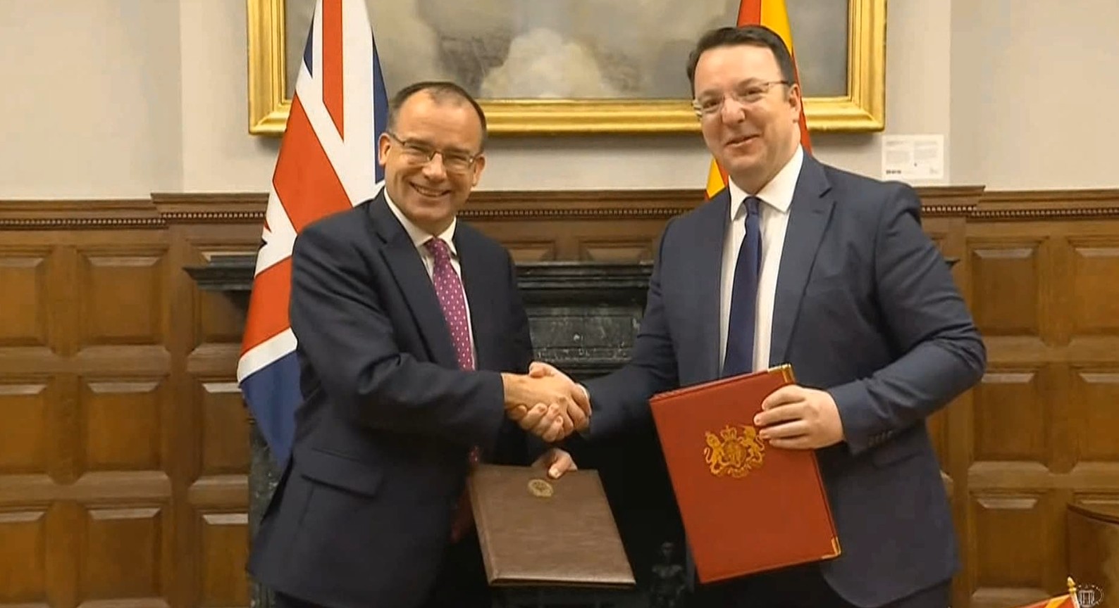 Власта ја поднесе својата резолуција против мигрантите и лажните вести на опозицијата