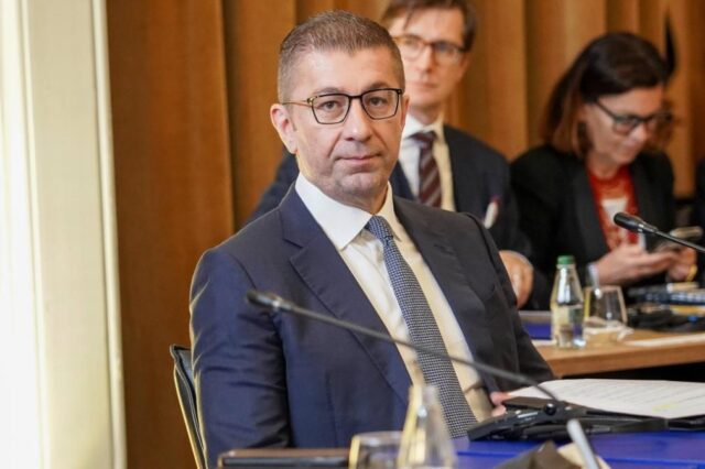 Мицкоски тврди дека го вратиле името: „Дури и Венко сега користи Македонија“