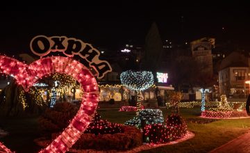 Фото: Охрид блеснаа во новогодишно руво