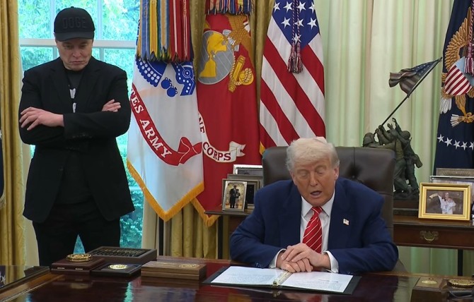 Трамп ја критикува казната на ЕУ за X, вели дека Европа „оди во погрешна насока“