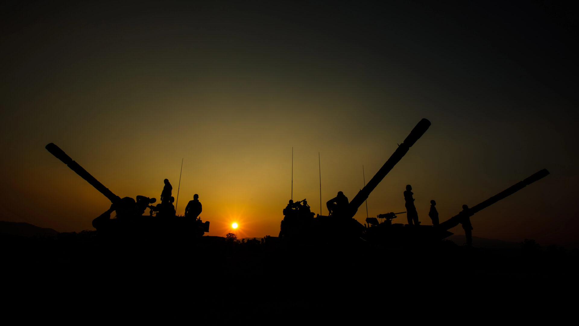 Камбоџа го обвинува Тајланд за бомбардирање додека траат мировните преговори