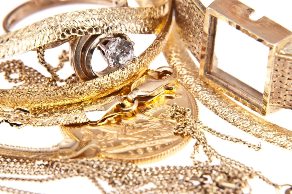 Украла златен накит во вредност од 9.000 евра – приведена жена од гостиварско