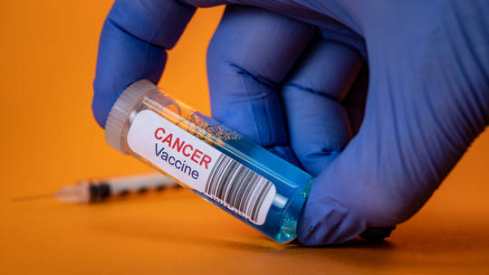 Русија ги претстави првите тест серии на вакцината против рак