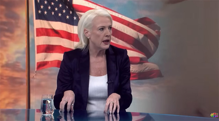 Трамп менува 30 амбасадори – меѓу нив и Агелер