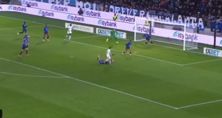 Барела се посрамоти: Промаши речиси празен гол (ВИДЕО)