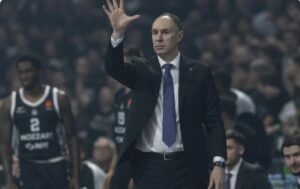 Оцокољиќ, сепак, останува на клупата на Партизан