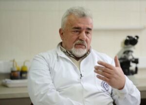 Се шират лажни видеа со мојот лик, не купувајте такви производи, предупреди докторот Пановски