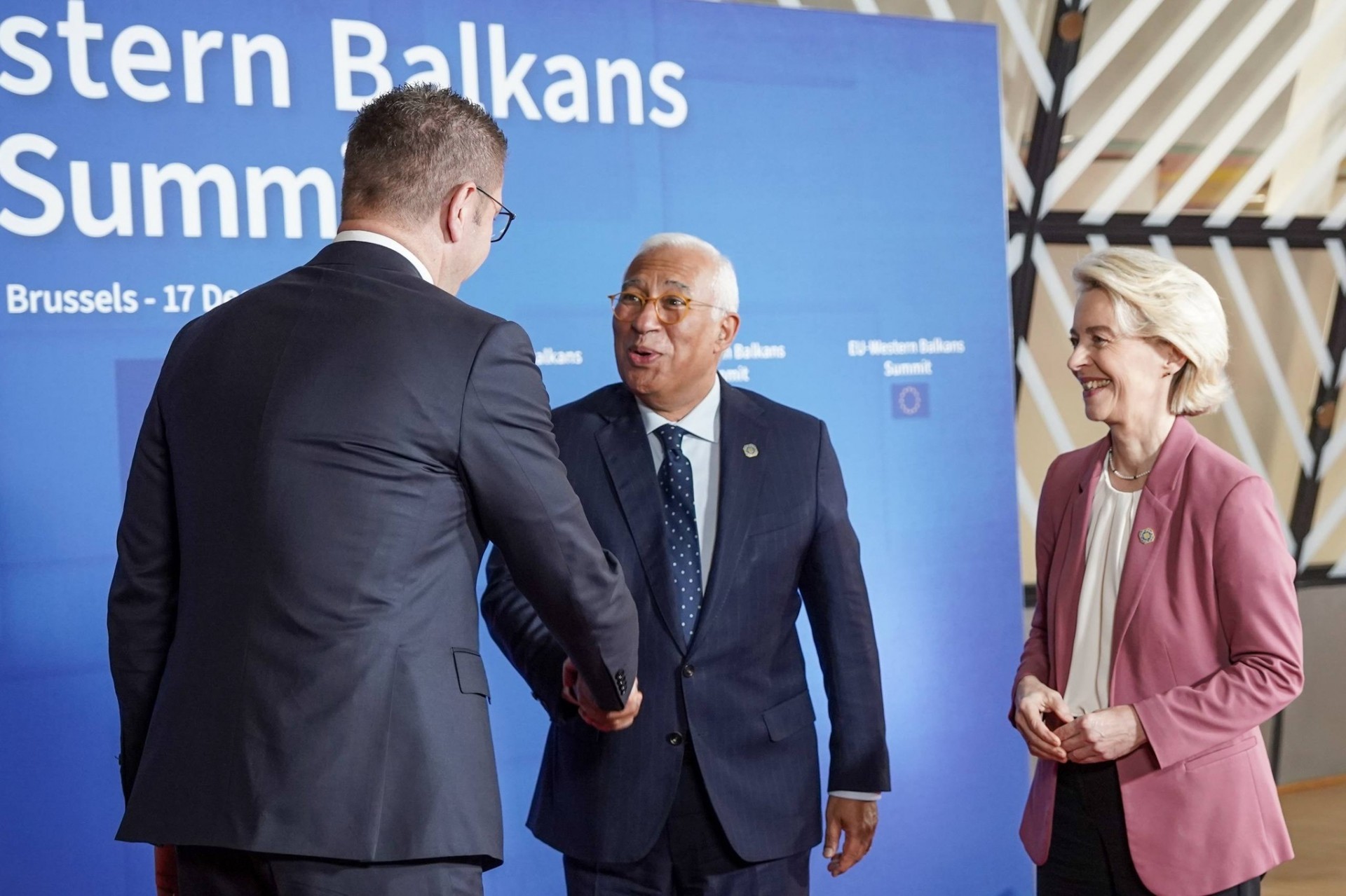 ЕУ МОРА ДА ГИ ИПОЛНИ ОЧЕКУВАЊАТА ШТО ГИ СОЗДАВА: Кошта со јасна порака