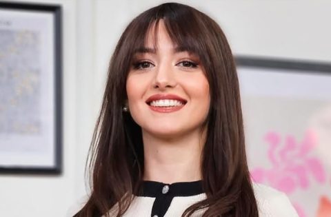 Милена Антовска провоцира со најновата објава: Водителката облече фустан со „смел“ шлиц