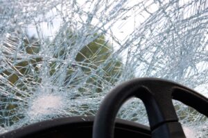 Се судрија автомобил и камион во Кисела Вода, настрада 19 годишна девојка која поминуваше во близина