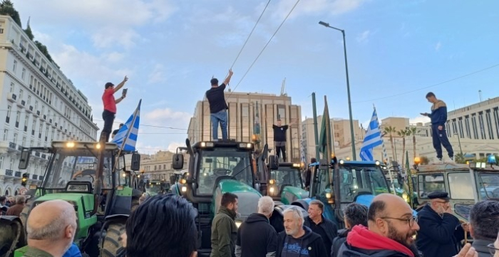 Протест на земјоделците во Солун, граничните премини Евзони и Ники засега остануваат отворени