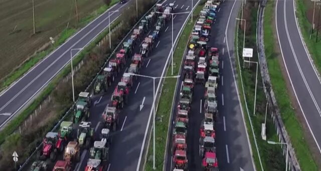 Грчката влада ги повика поделените земјоделци што протестираат на преговори