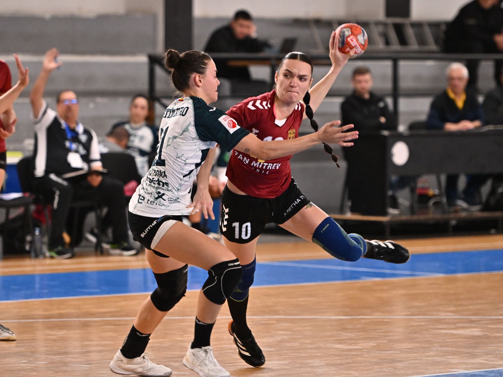 Ѓорче Петров се раздели со една од интернационалките