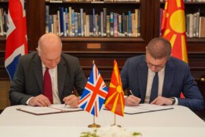 СДСМ: Власта ќе носи мигранти за пари од Британија, а ќе ги викаат „економски работници“