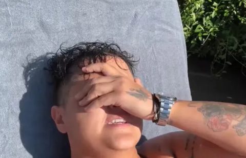 Марија Шерифовиќ доживеала незгода на Бали, ја гризнал мајмун