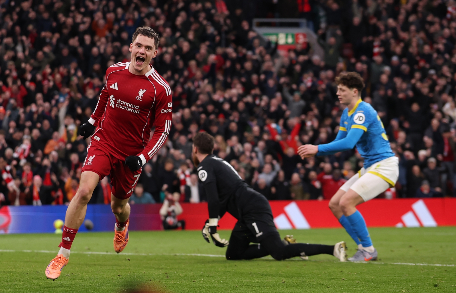 Арсенал експресно се врати на врвот, Ливерпул првпат по септември е во серија од три победи (ВИДЕО)