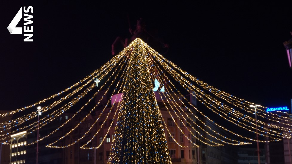 „Линк Медиа Плус“ го доби тендерот: Скопје ќе блесне за 53.000 евра – елка од 13 метри и 3Д мече на плоштадот