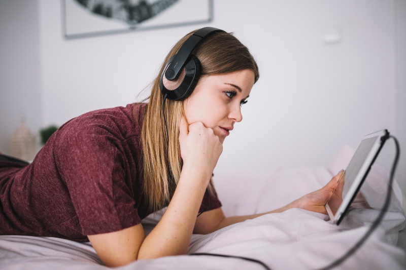 Поп-музиката стана потажна во последните 50 години