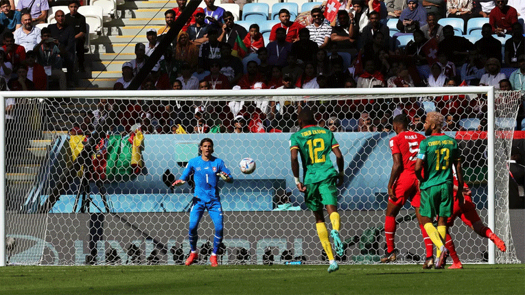 Хаос во Камерун, селекторот го смениле, а тој не сака да си оди и објави список за националниот тим