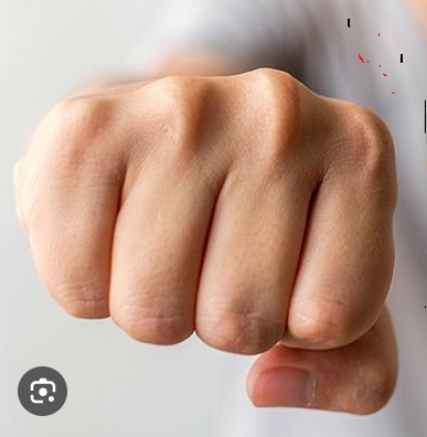 Нападнати четири деца во Центар: Им барале пари, па ги истепале