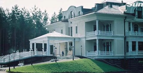 Eве како изгледа резиденцијата на Путин што ја нападнаа Украинците (ФОТО)