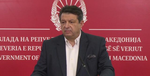 Макрадули: Економијата пука по сите шавови, затоа решението го бараат во проектот „Мигрант за пари“