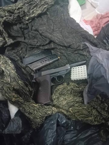 ФОТО| Обемна полициска акција по Скопска Црна Гора – Запленето автоматско оружје