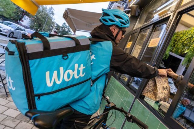 Што стои зад апликацијата на Wolt? Компанијата објави нов извештај за алгоритамска транспарентност