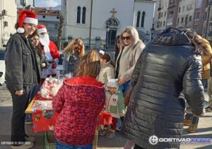 Предновогодишен хуманитарен настан на плоштадот во Гостивар