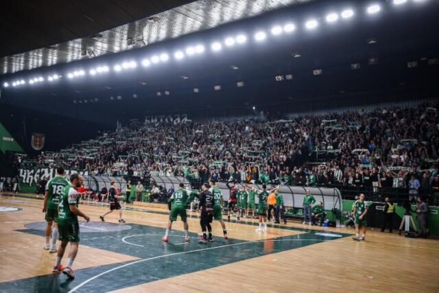 Навивачи на Вардар нападнале полицајци пред салата во Битола