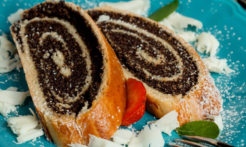 Целиот Интернет полуде по посниот рецепт за најдобрата штрудла со афион: Останува мека и вкусна со денови!