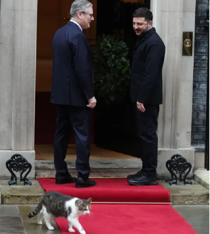 Зеленски во Британија на состанок со Стармер, Мерц и Макрон