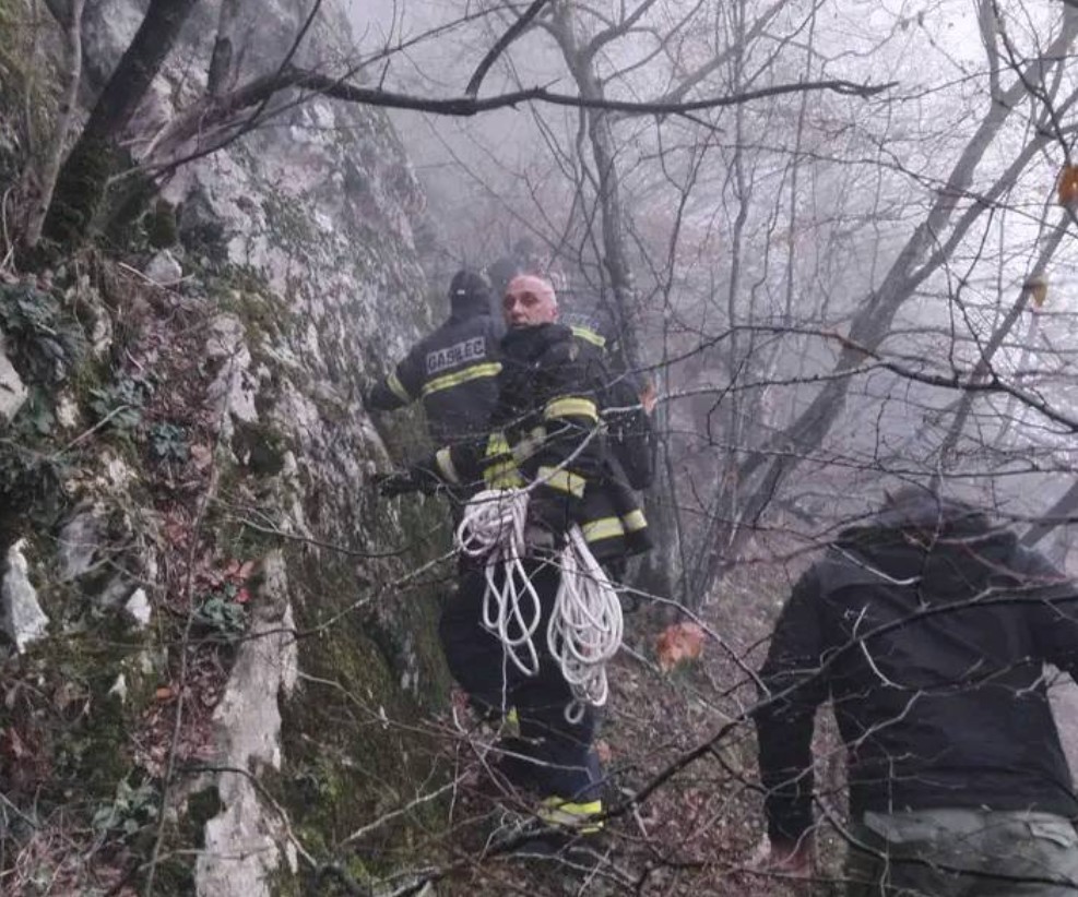 „По целодневен напор, екстремно тежок терен, телото е извлечено од длабока бездна“: ТППЕ Кавадарци за ловџијата кој падна од капра и почина