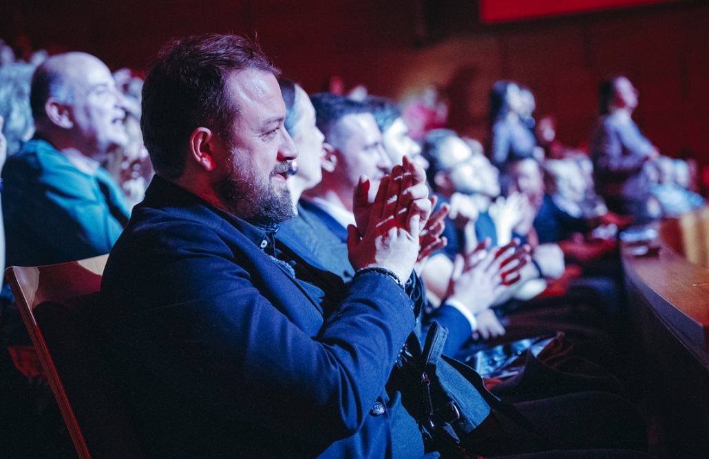 СЛАТКАРИСТИКА ЈА ИЗНЕНАДИ ПУБЛИКАТА КАКО ГОСТИН НА ЧЕТВРТИОТ АКУСТИЧЕН КОНЦЕРТ НА КАЛИОПИ